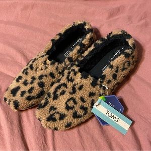 Brand New Never worn Fuzzy Flats